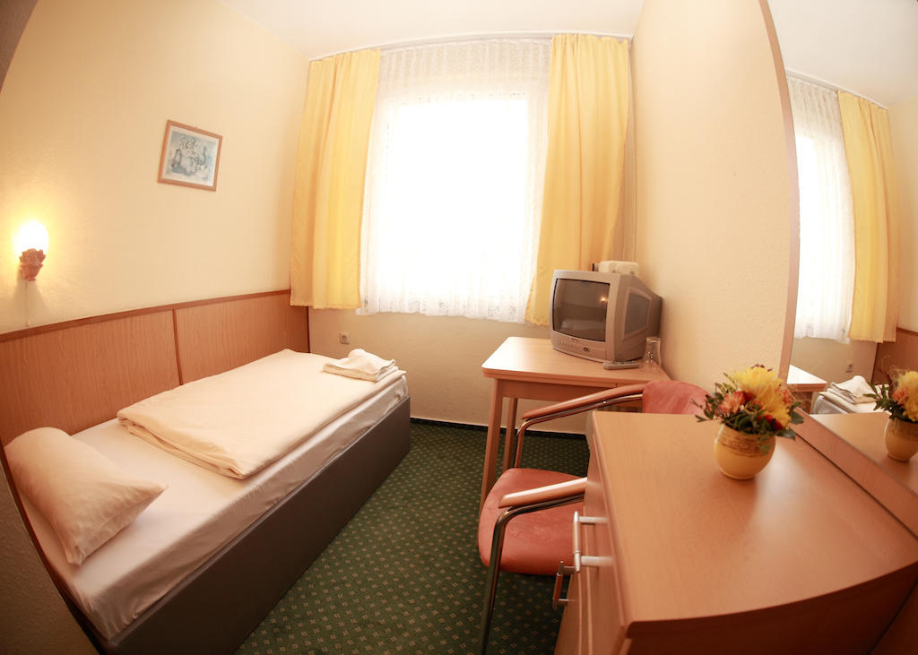 Hotel Bertramshof Wißmar Стая снимка